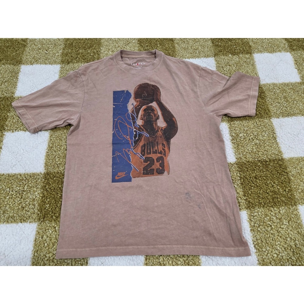 Jordan Michael Jordan Chicago Bulls Graphic T-Shirt Brown Tan Mens Small 1052